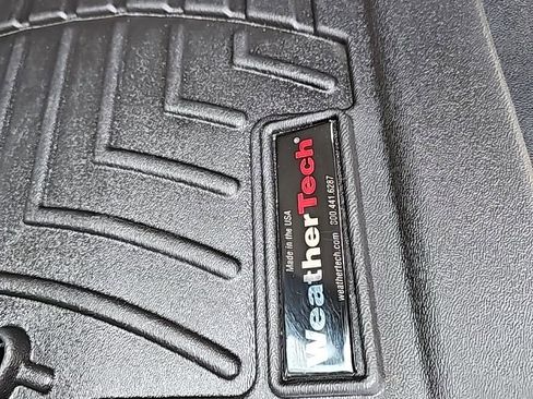 Used 2014 Chrysler Town & Country Touring-L image 29