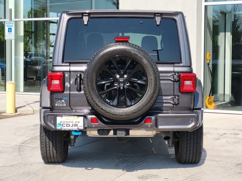 Used 2021 Jeep Wrangler Unlimited Sahara AWD/4WD image 6