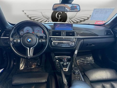 Used 2015 BMW M4 Convertible image 10