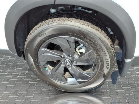Used 2026 Nissan Rogue SV w/ Cold Weather Package AWD/4WD image 12