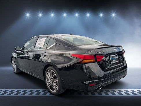 Used 2024 Nissan Altima 2.5 SL FWD image 5