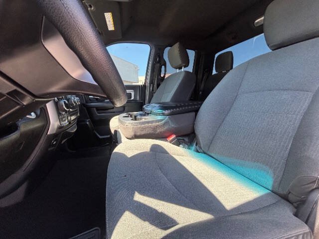 Used 2022 RAM 1500 Warlock AWD/4WD image 18