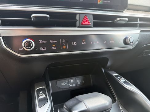 Used 2024 Kia Sorento S AWD/4WD image 8