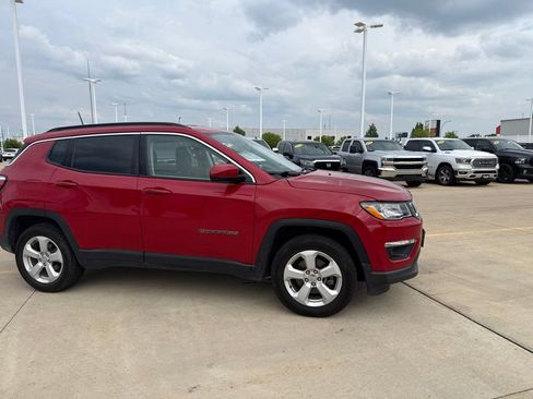 Used 2018 Jeep Compass Latitude w/ Popular Equipment Group AWD/4WD image 11