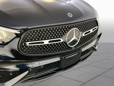 Used 2023 Mercedes-Benz GLC 300 4MATIC image 32