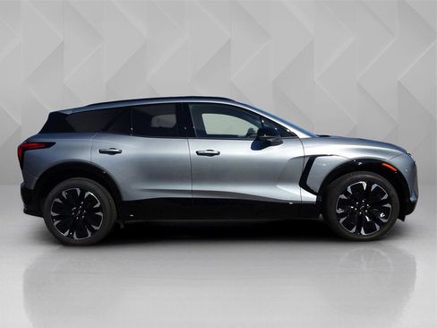 Used 2024 Chevrolet Blazer EV RS image 6