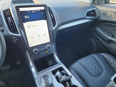 Used 2024 Ford Edge Titanium image 22