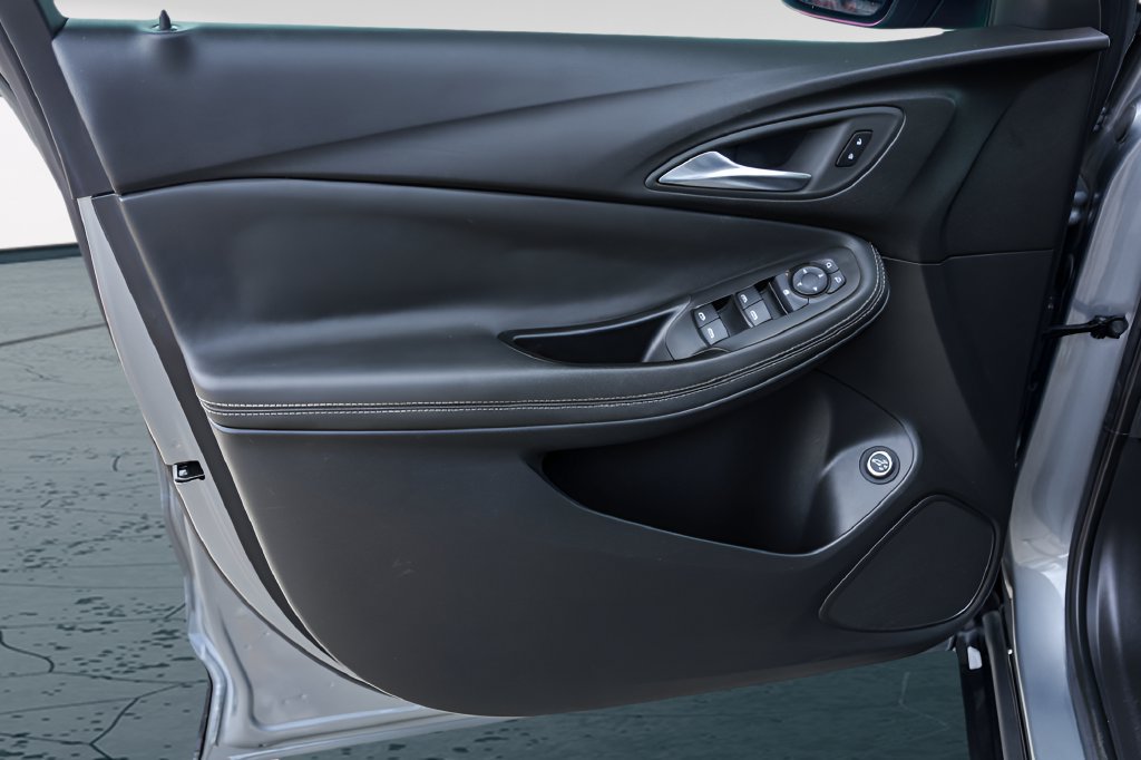 Used 2024 Buick Encore GX Sport Touring w/ Experience Buick Package FWD image 24