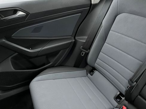 Used 2025 Volkswagen Jetta SE image 38