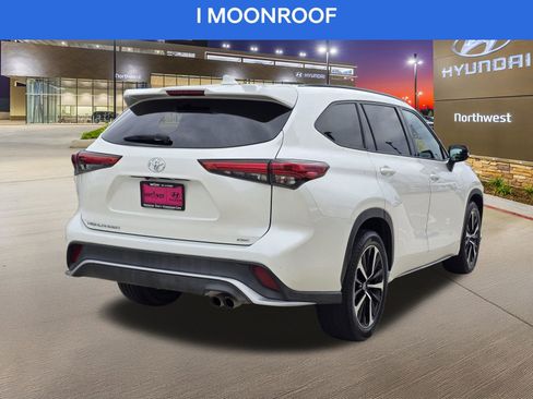 Used 2021 Toyota Highlander XSE FWD image 7