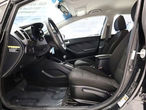 Used 2017 Kia Forte LX image 12