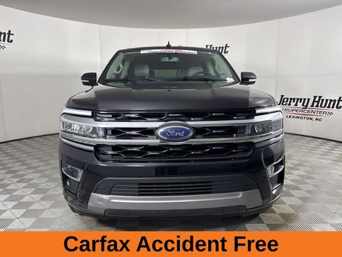 Used 2024 Ford Expedition Limited image 3