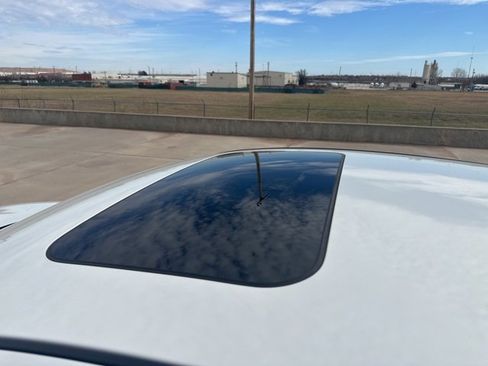 Used 2023 Nissan Altima 2.5 SR w/ SR Premium Package image 10