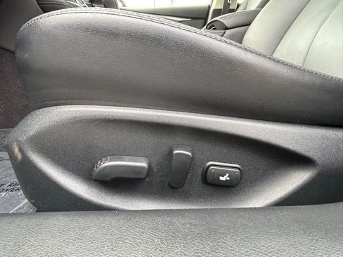 Used 2018 INFINITI Q50 Luxe w/ Essential Package (3.0T Luxe) image 11