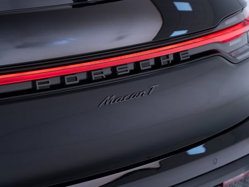 Certified 2026 Porsche Macan Turbo AWD/4WD image 14