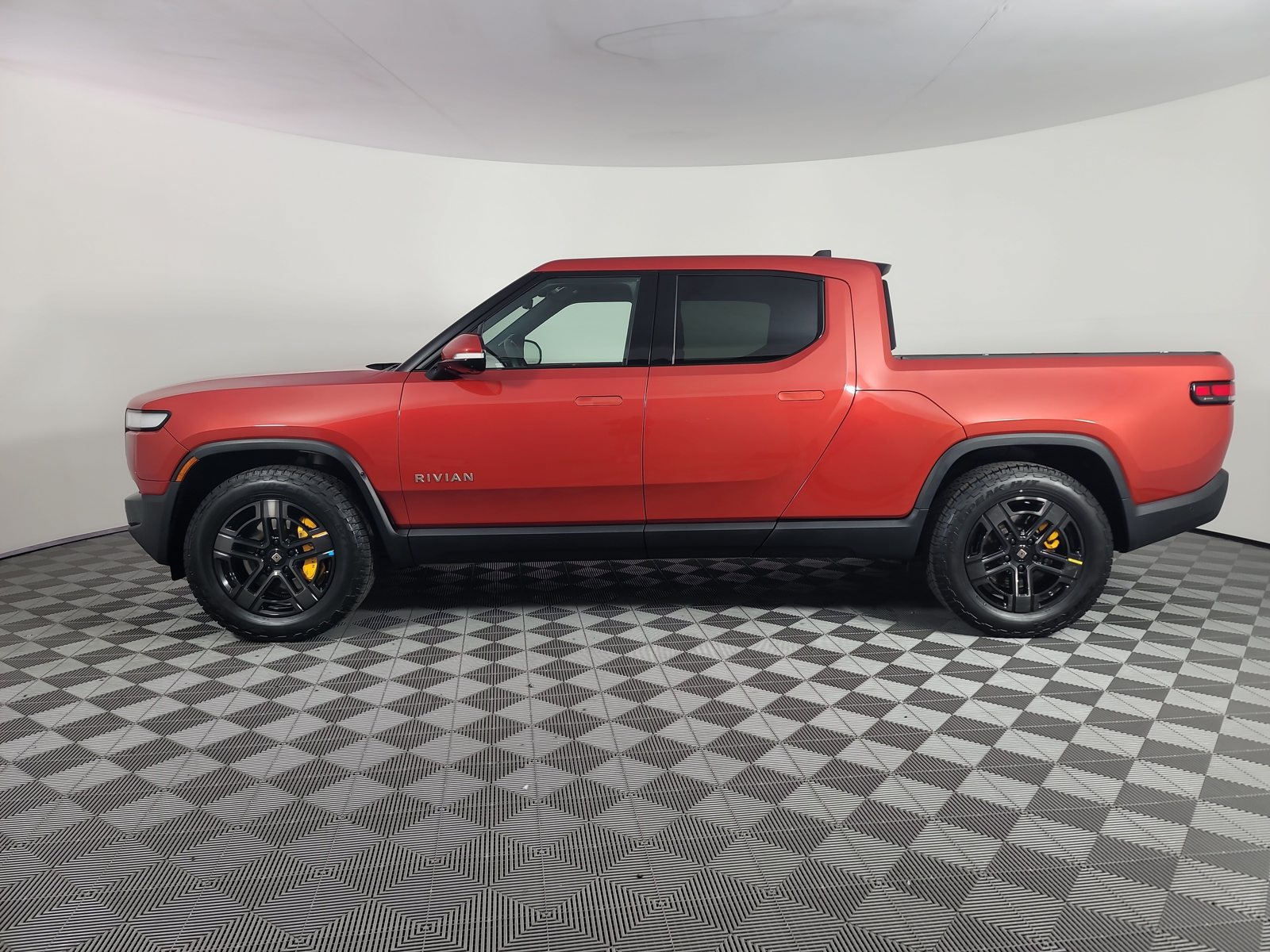 Used 2023 Rivian R1T Adventure Quad AWD/4WD image 2