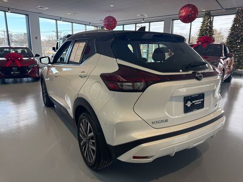 Used 2023 Nissan Kicks SV image 7
