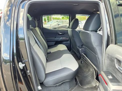 Used 2022 Toyota Tacoma TRD Sport AWD/4WD image 14