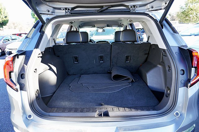 Used 2024 GMC Terrain SLT AWD/4WD image 14