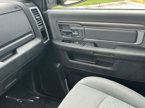 Used 2024 RAM 1500 Classic SLT image 27