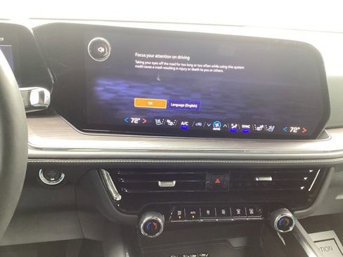 New 2025 Chevrolet Suburban Premier RWD image 27