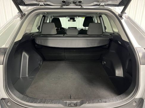 Used 2021 Toyota RAV4 XLE w/ Convenience Package image 7