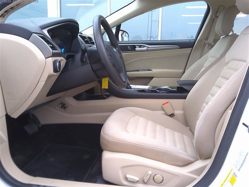 Used 2013 Ford Fusion SE FWD image 5