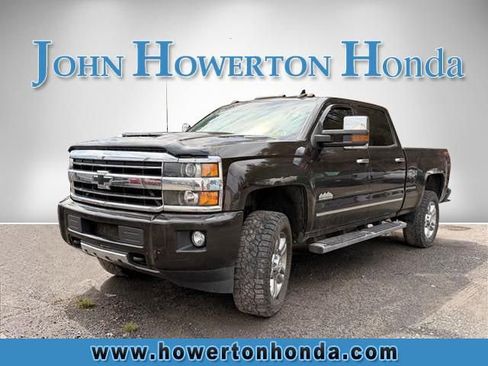 Used 2018 Chevrolet Silverado 2500 High Country image 3