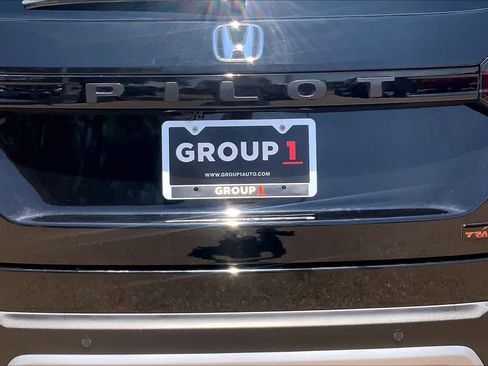 Used 2025 Honda Pilot TrailSport image 31
