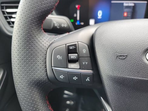 Certified 2025 Ford Escape ST-Line w/ Tech Pack #1 FWD image 18