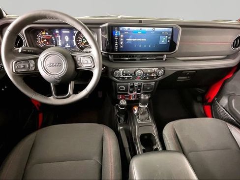 Used 2025 Jeep Wrangler Unlimited Rubicon w/ Convenience Group AWD/4WD image 7
