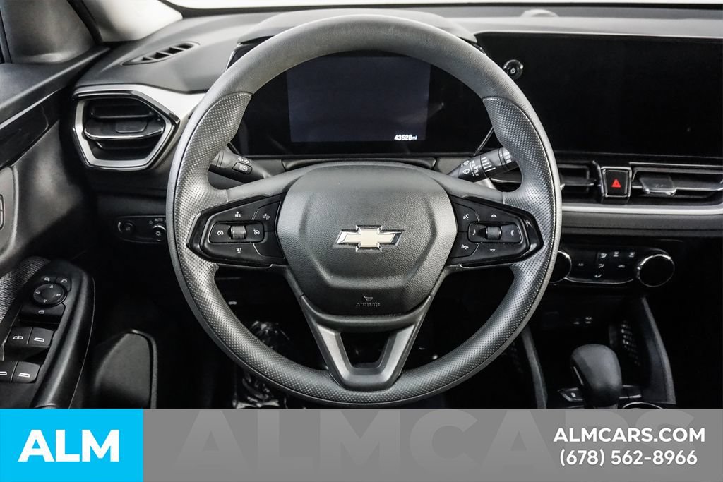 Used 2025 Chevrolet TrailBlazer LT FWD image 24