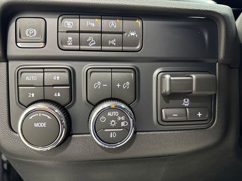 New 2026 Chevrolet Suburban Premier AWD/4WD image 25