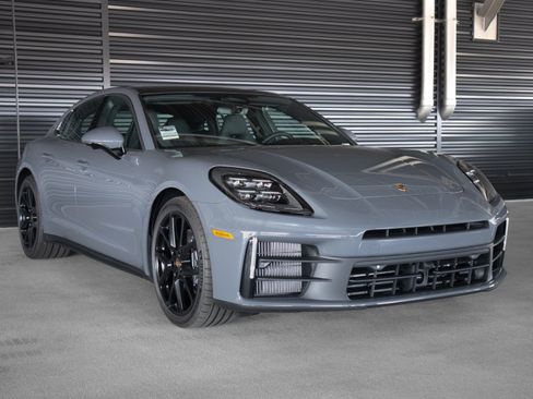 New 2026 Porsche Panamera RWD image 7