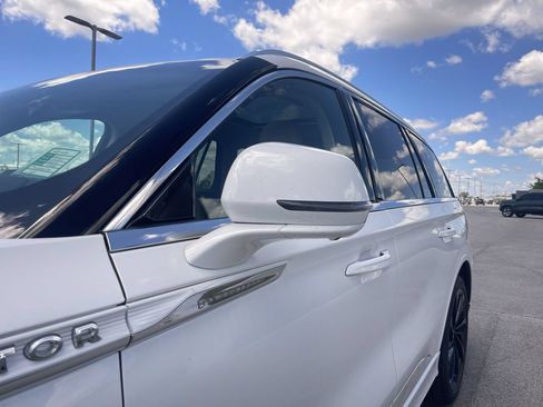 Used 2022 Lincoln Aviator Reserve w/ Equipment Group 201A AWD/4WD image 3