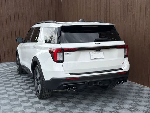 Used 2025 Ford Explorer ST image 18