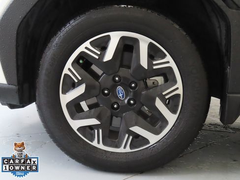 Used 2025 Subaru Forester Premium AWD/4WD image 29