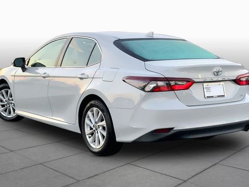 Used 2022 Toyota Camry LE FWD image 11