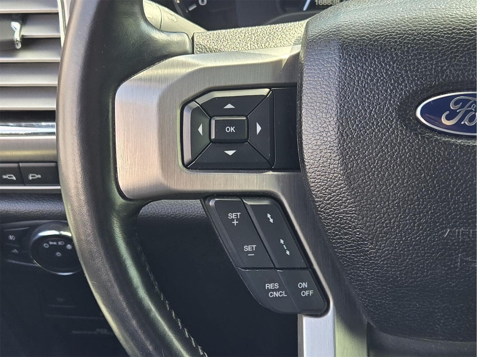 Used 2017 Ford F350 Platinum w/ Platinum Ultimate Package AWD/4WD image 28