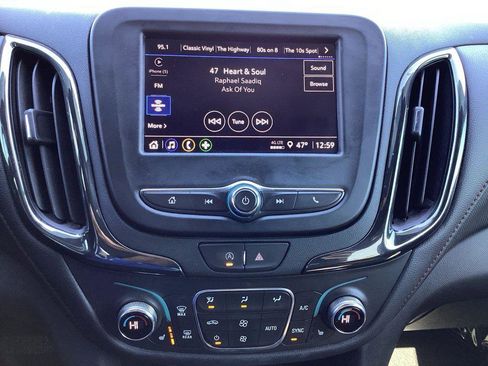 Used 2022 Chevrolet Equinox RS FWD image 14