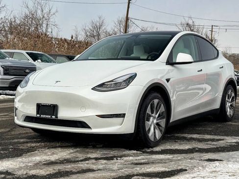 Used 2023 Tesla Model Y Long Range image 7