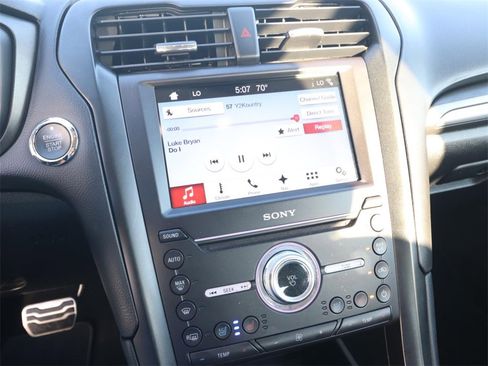 Used 2017 Ford Fusion Titanium image 17