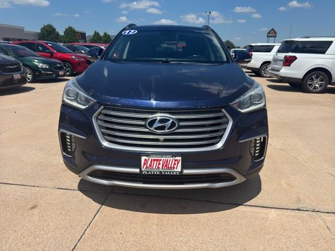Used 2017 Hyundai Santa Fe Limited FWD image 2