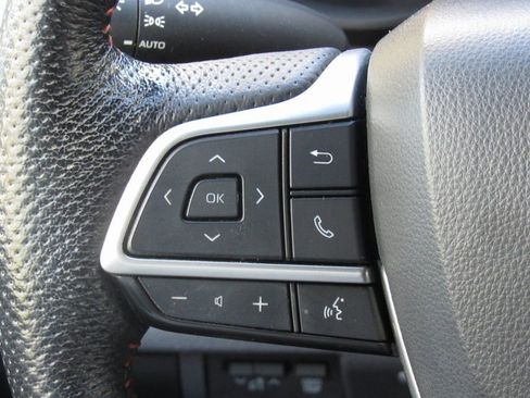 Used 2022 Toyota Sienna XSE image 27