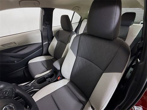 Certified 2025 Toyota Corolla LE image 5