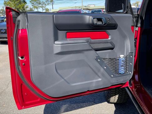 New 2025 Ford Bronco Badlands image 10