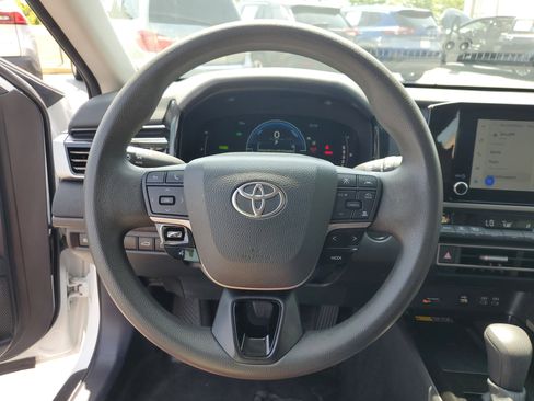 Used 2025 Toyota Camry LE FWD image 25