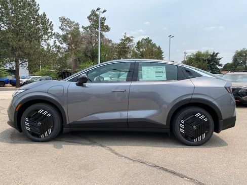 New 2026 Nissan Leaf FWD image 2