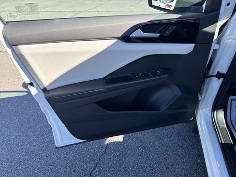 New 2026 Volkswagen Taos S image 21