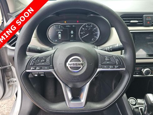 Used 2021 Nissan Versa SV FWD image 6